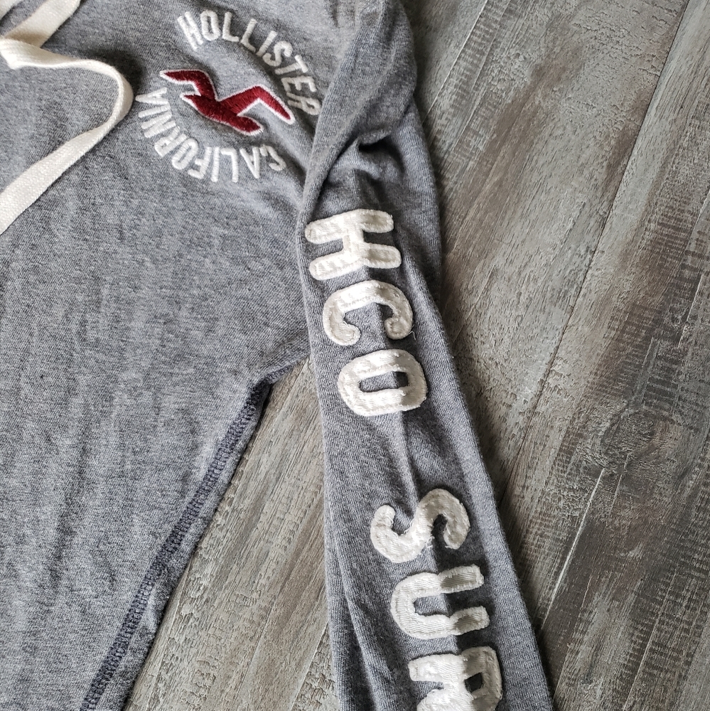 Fitted pullover hoodie - Picture 2 of 3